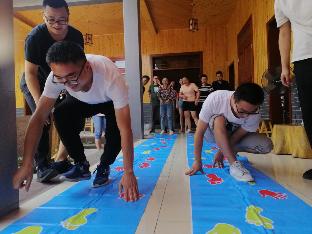 �����l(f��)չ��˾�����w�������������ġ������l(f��)չ��˾�_չ����(hu��)Ȥζ���(d��ng)